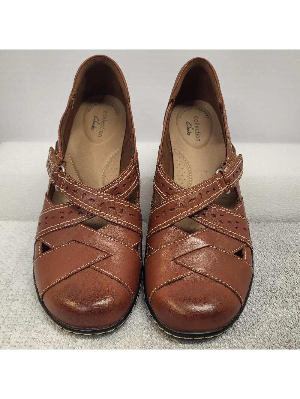 Clarks Ashland Spin Q slip-on loafers in tan leather. Like new condition 8M